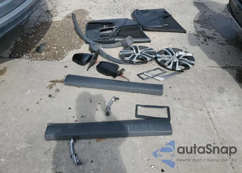 2016 Toyota Rav4 Le z USA, uszkodzony, nr VIN 2T3BFREV2GW508900